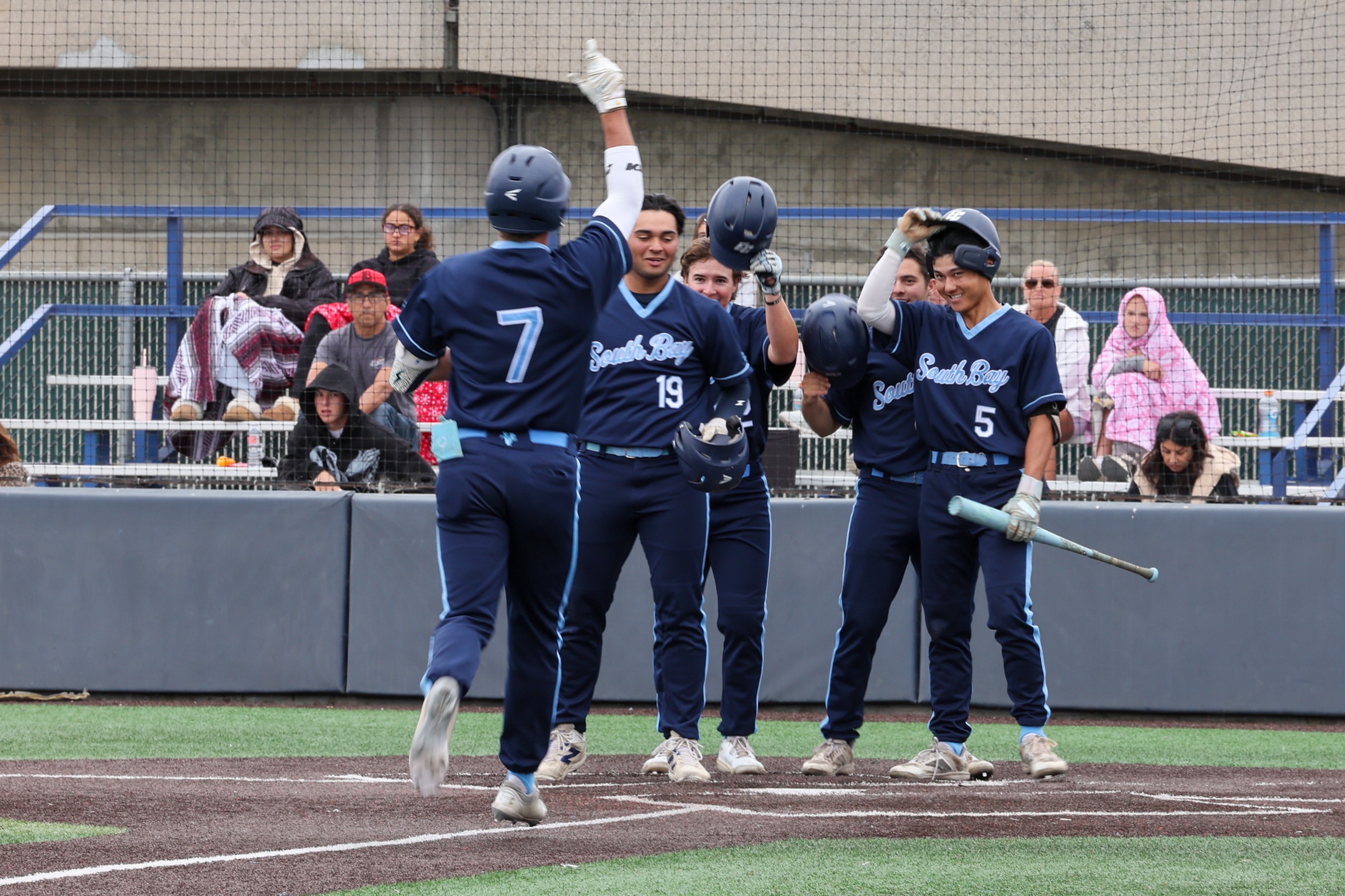 Warriors Earn Series Win over Vikings After Offensive Explosion