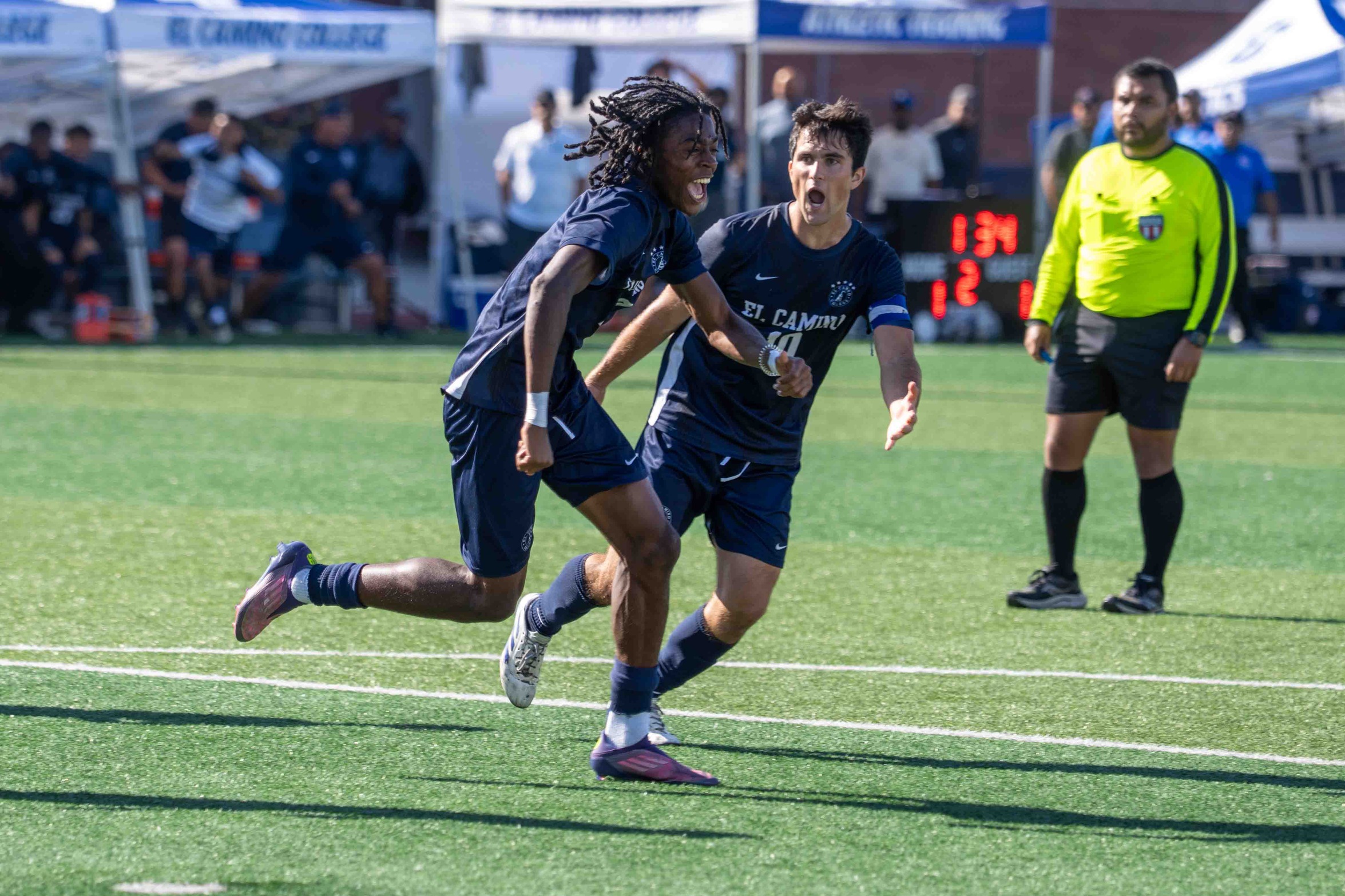 Dawkins 90th Minute Goal Leads Warriors past Roadrunners
